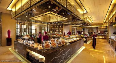 هیلتون باییون