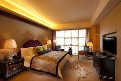 هیلتون باییون