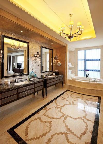 هیلتون باییون