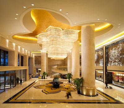 هیلتون باییون