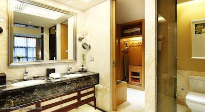 هیلتون باییون