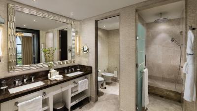 کمپینسکی هتل مال آف د امارات دبی