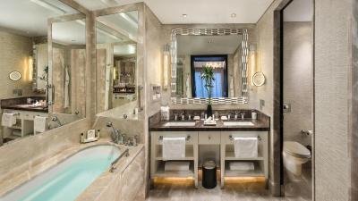 کمپینسکی هتل مال آف د امارات دبی