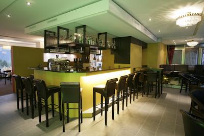 سُرل هتل اسُرا