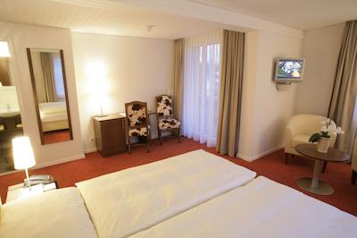 سُرل هتل اسُرا