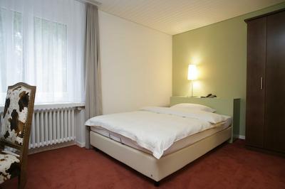 سُرل هتل اسُرا