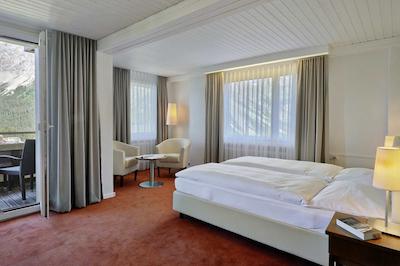 سُرل هتل اسُرا