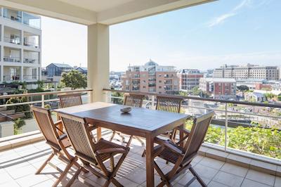 واترفرنت ویلیج