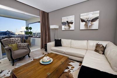 واترفرنت ویلیج