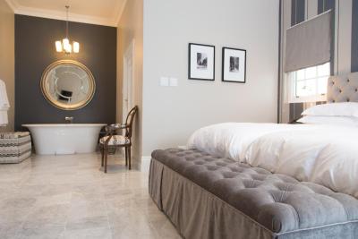 د اندرز بوتیک هتل