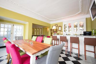 د اندرز بوتیک هتل