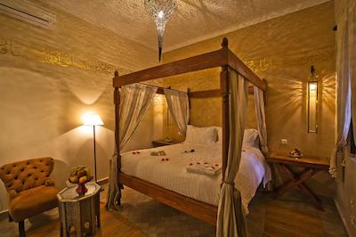 ریاد دار انیکا