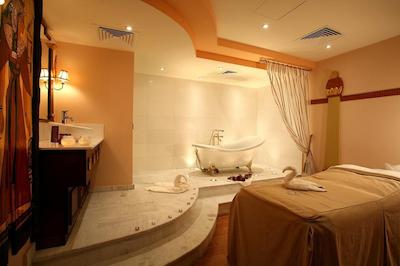 اکوامار بیچ اند اسپا