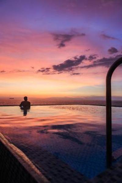 رنوکا اند رنوکا سیتی هتل