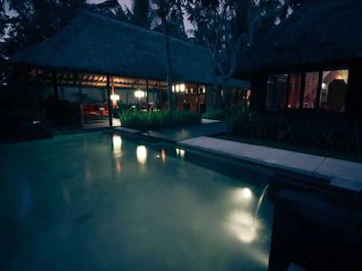 کومانیز پریوات استات جیمباران