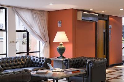 پیازا ناونا بای اینترسیتی