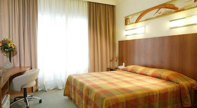 بوربن جوینویل بوسینز