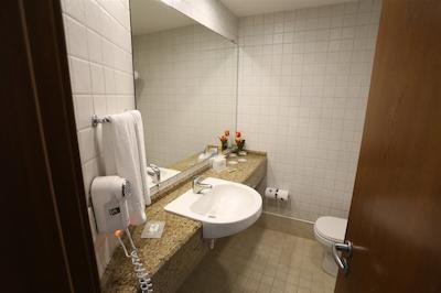 بوربن جوینویل بوسینز