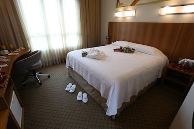 بوربن جوینویل بوسینز