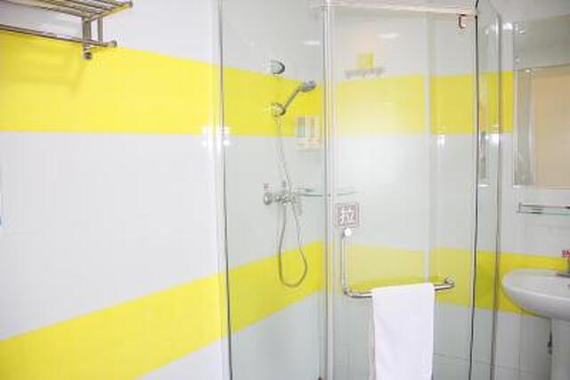7دیز این شانگهای اکسپو ساوت یانگاو رود سابوی استیشن