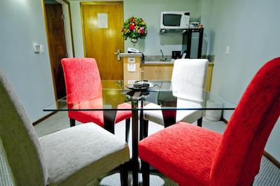 هتل ناشننال این اسو جس دز کمپز