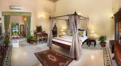 د گرند ایمپریال