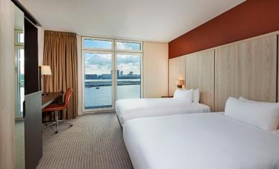 دوبلتری بای هیلتون هتل لندن اکسسل