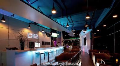 د واری جومتین بیچ