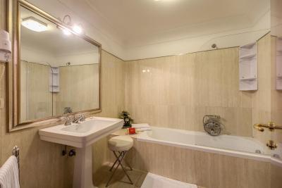 انتیکو پالازو رسپیگلیسی