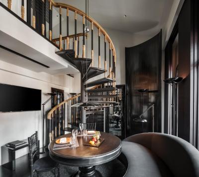 سیکس سنسز داکستون