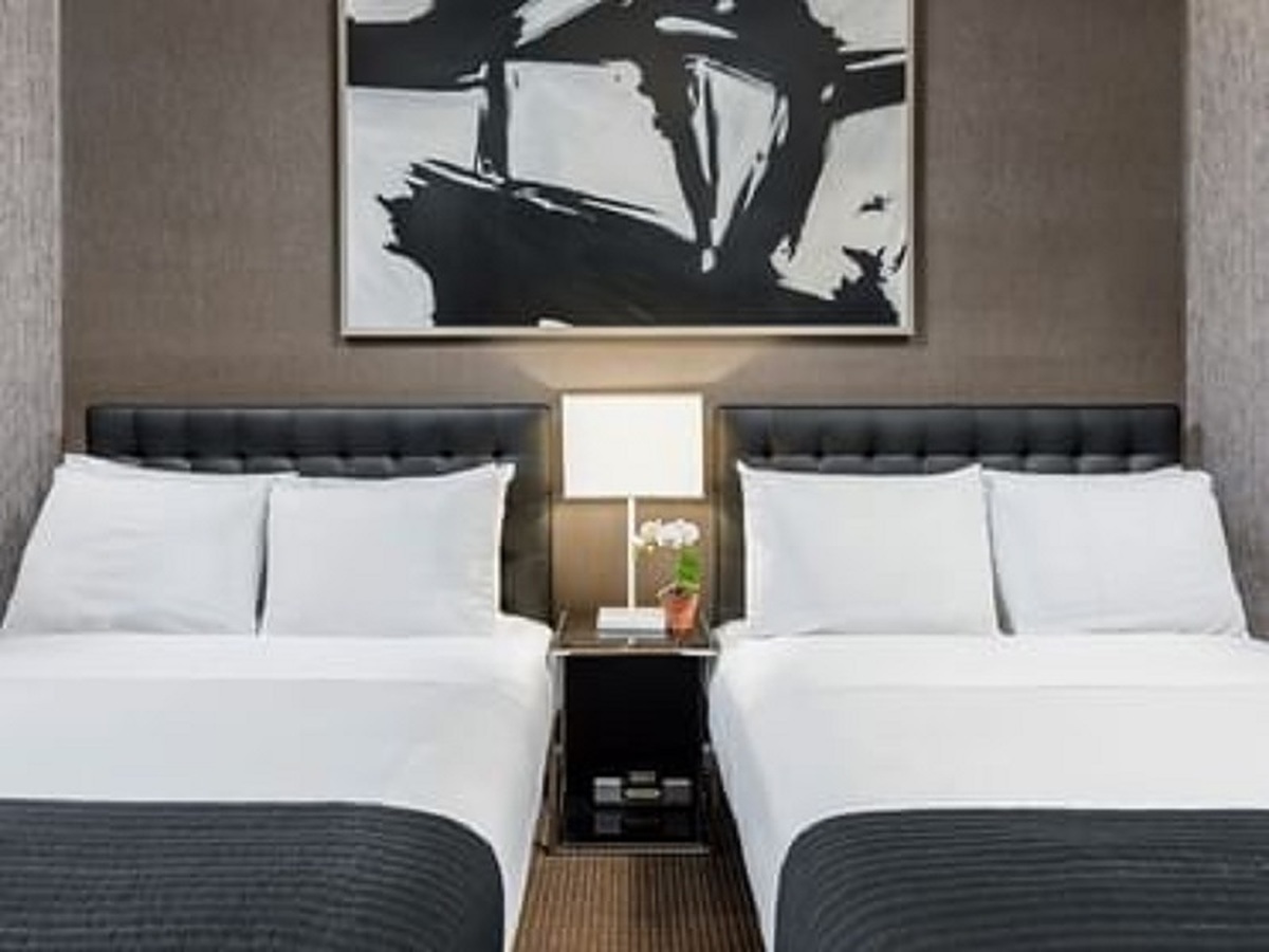 Park West Hotel