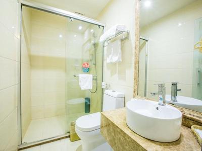 گرینتری این نانتونگ هویدا اسکوار یوجیانگ راد اکسپرز هتل