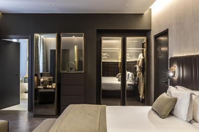 د پاندئون ایکنیک رم هتل اوتگراف کالکشن