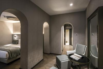 د پاندئون ایکنیک رم هتل اوتگراف کالکشن