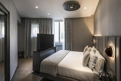 د پاندئون ایکنیک رم هتل اوتگراف کالکشن