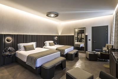 د پاندئون ایکنیک رم هتل اوتگراف کالکشن