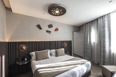 د پاندئون ایکنیک رم هتل اوتگراف کالکشن