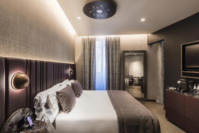 د پاندئون ایکنیک رم هتل اوتگراف کالکشن