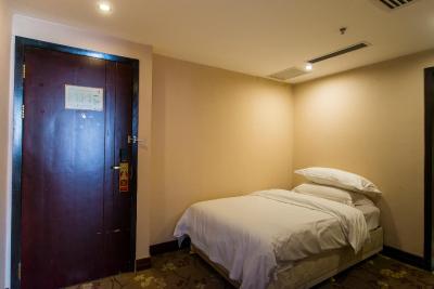 وینا 3 بست هتل شانگهای اکسپو سانلین