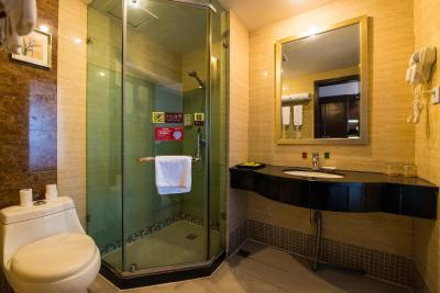 وینا 3 بست هتل شانگهای اکسپو سانلین