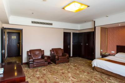 وینا 3 بست هتل شانگهای اکسپو سانلین