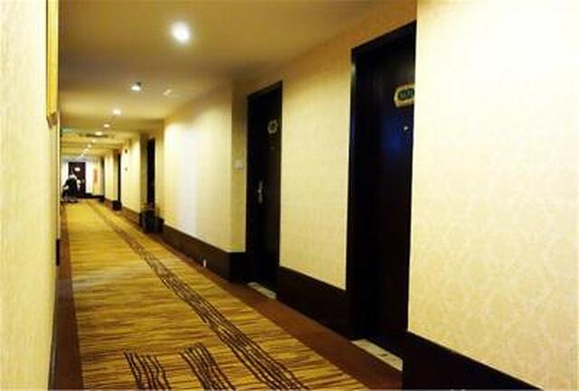 وینا 3 بست هتل شانگهای اکسپو سانلین