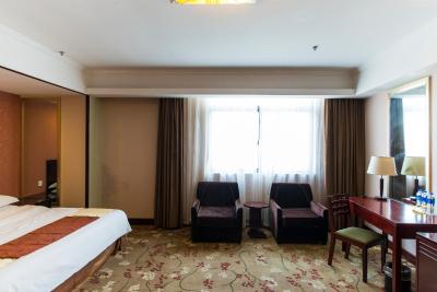 وینا 3 بست هتل شانگهای اکسپو سانلین