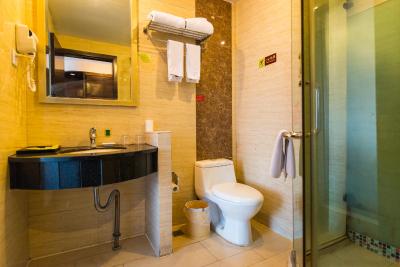 وینا 3 بست هتل شانگهای اکسپو سانلین