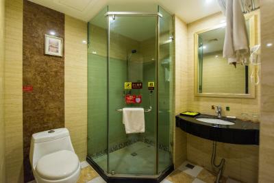 وینا 3 بست هتل شانگهای اکسپو سانلین