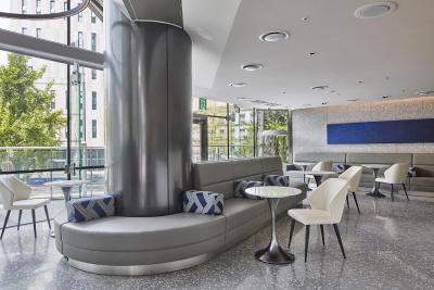 فور پوینتز بای شراتون اسئوول گاننام