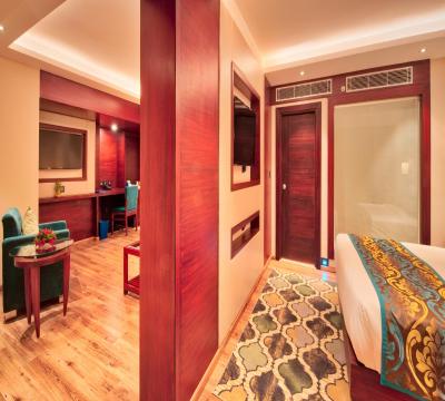 گلدن تولیپ اسنشیال جیپور