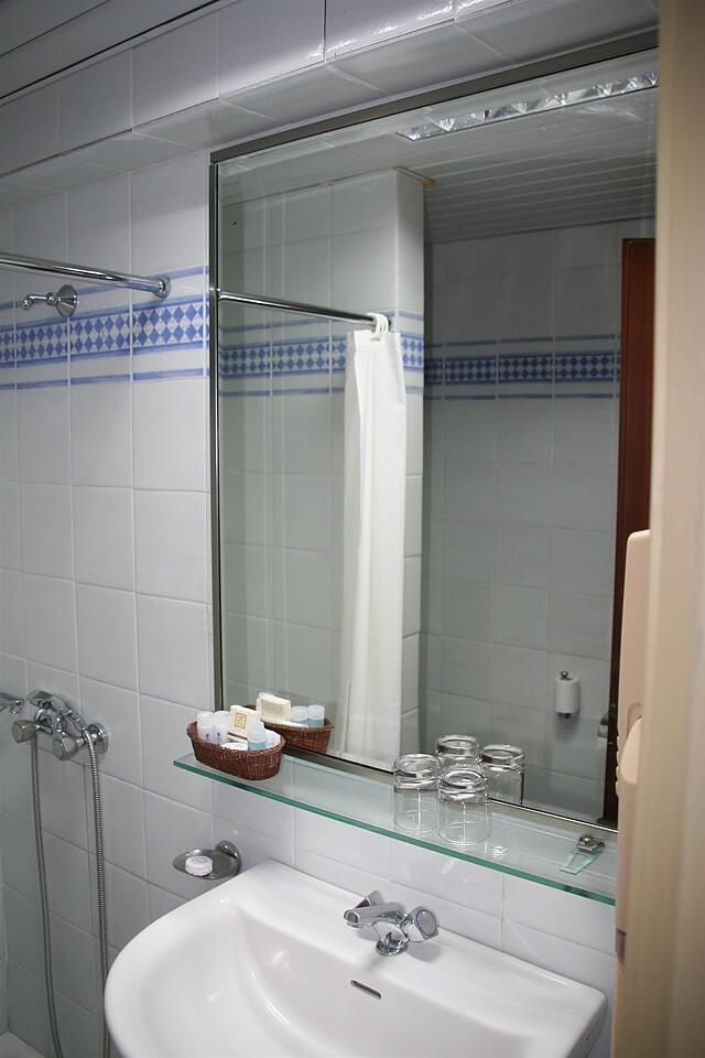 ادنا