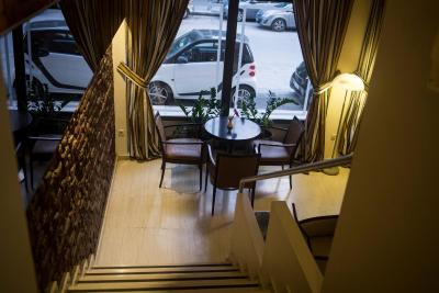 د تباکسو هتل