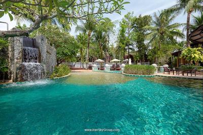 فرانت ویلیج اند د ویلیج ریزورت اند سپا